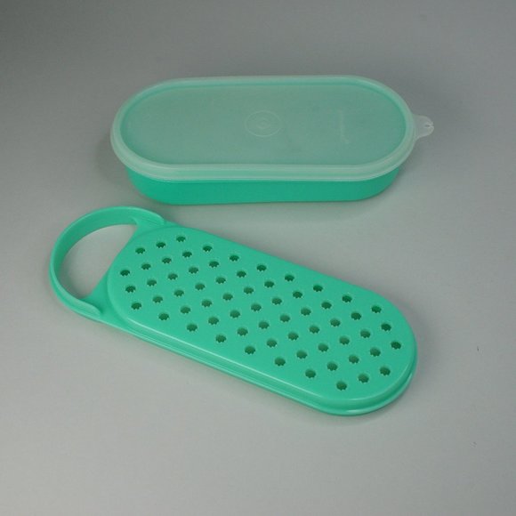 Vintage Jadeite Green Tupperware Cheese Grater - Picture 1 of 13